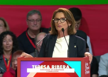 Teresa Ribera insta a reducir dependencias y situar a las personas en el centro de la transición energética