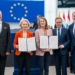 La Comisión y el Parlamento Europeo firman el Acuerdo Marco revisado para fomentar una colaboración más estrecha entre ambas instituciones