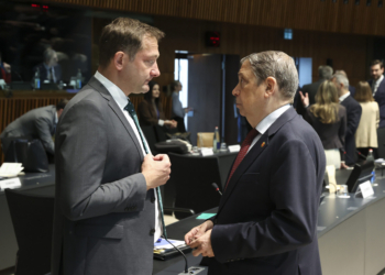 Planas insta a Bruselas a presentar “cuanto antes” un plan para garantizar el abastecimiento de fertilizantes
