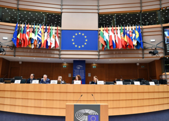 El Comité de las Regiones exige blindar Erasmus+ y AgoraEU en el próximo presupuesto de la UE