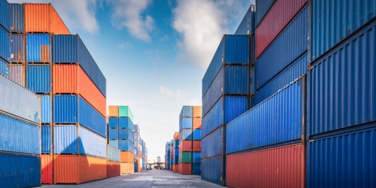 El comercio de bienes excedentes de la UE se reduce a la mitad en el primer trimestre de 2026