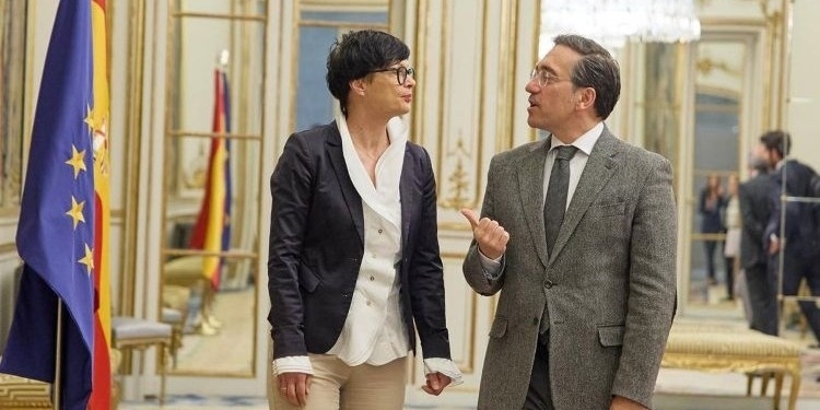 Sánchez y Albares trasladan a la comisaria Marta Kos el apoyo de España a la adhesión de Ucrania