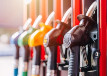 El fuerte aumento de los precios del combustible continuó en abril de 2026