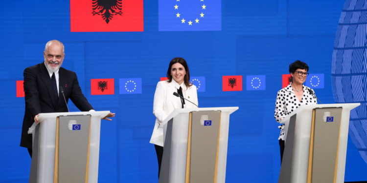 Reunión sobre el avance de Albania en su proceso de adhesión a la UE