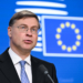 Comisario europeo de Economía Valdis Dombrovskis hablando sobre sanciones a Rusia