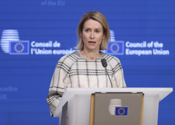Ministra de Defensa de la UE discutiendo sobre misión naval ASPIDES
