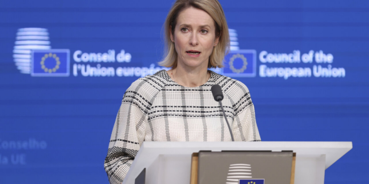 Ministra de Defensa de la UE discutiendo sobre misión naval ASPIDES