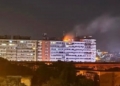 Edificio residencial en Rumanía con incendio tras impacto de dron ruso