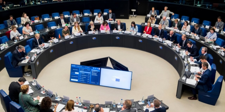 Reunión de líderes de la Eurocámara discutiendo sobre Rusia y los Estados bálticos
