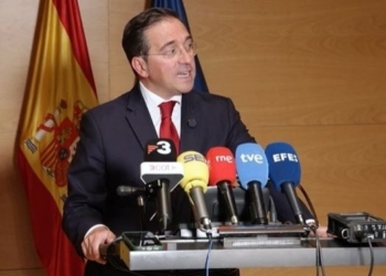 Ministro de Asuntos Exteriores de España en conferencia de prensa