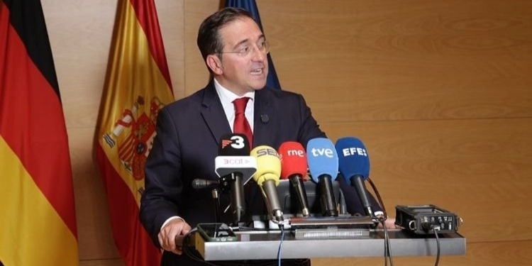Ministro de Asuntos Exteriores de España en conferencia de prensa