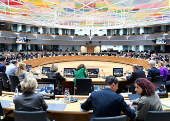 Reunión de ministros de la UE discutiendo sobre educación y IA