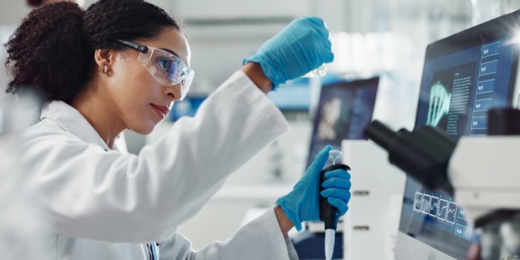 Las mujeres ya representan más de la mitad del empleo en ciencia y tecnología en la UE