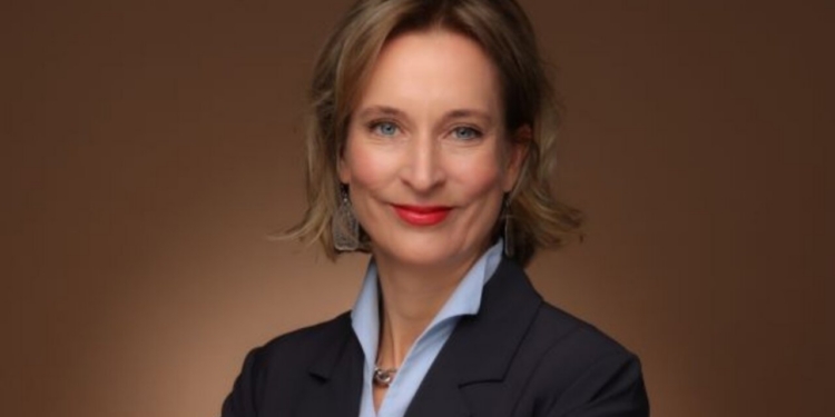 Retrato de la nueva jefa de misión de la UE en Ucrania, Cornelia Taylor.