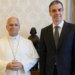 Pedro Sánchez y el Papa León XIV durante una audiencia en el Vaticano