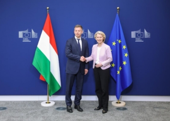 Ursula von der Leyen y Péter Magyar en rueda de prensa sobre fondos europeos