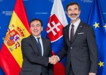 Ministros de Asuntos Exteriores de España y Eslovaquia en reunión