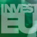 Logo de InvestEU sobre un fondo verde con personas en movimiento