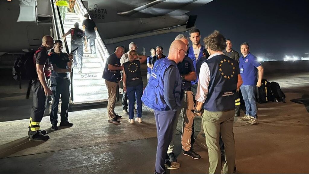 Equipo de rescate de la Unión Europea llegando a Venezuela tras terremotos