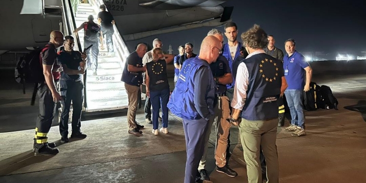 Equipo de rescate de la Unión Europea llegando a Venezuela tras terremotos