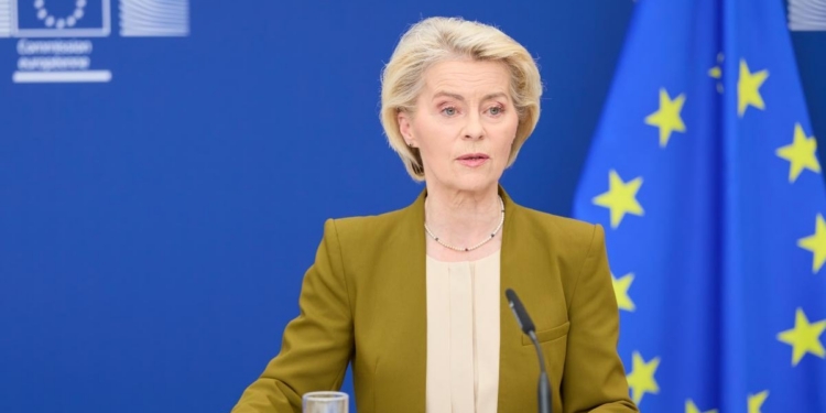 Ursula von der Leyen durante la presentación de sanciones contra Rusia