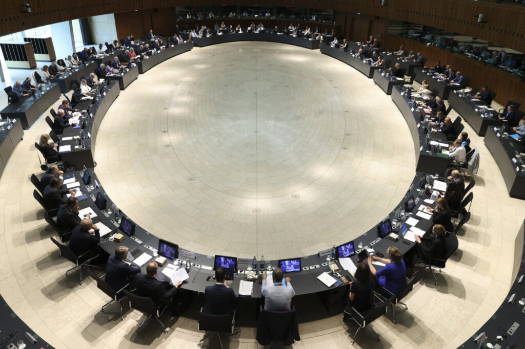 Reunión del Consejo de Agricultura y Pesca con ministros discutiendo políticas pesqueras