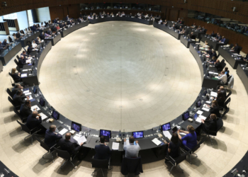 Reunión del Consejo de Agricultura y Pesca con ministros discutiendo políticas pesqueras