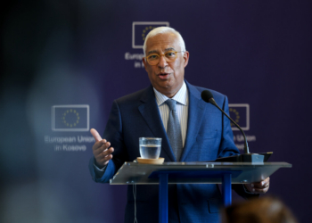 António Costa hablando sobre relaciones entre Kosovo y Serbia en Pristina