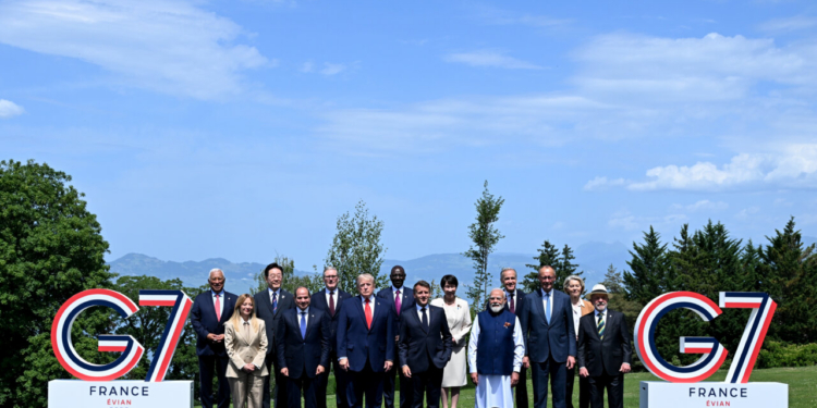 Líderes del G7 posando en la cumbre de Évian 2026