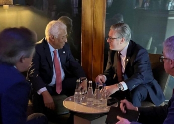 Reunión entre líderes de la UE y Reino Unido en un entorno formal