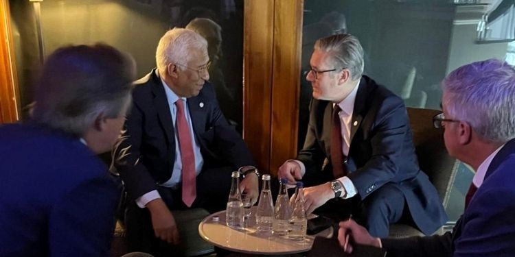 Reunión entre líderes de la UE y Reino Unido en un entorno formal