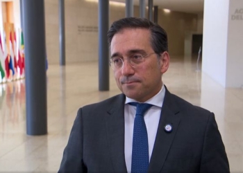 Ministro de Asuntos Exteriores de España durante una reunión en Luxemburgo