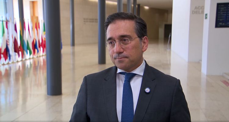 Ministro de Asuntos Exteriores de España durante una reunión en Luxemburgo