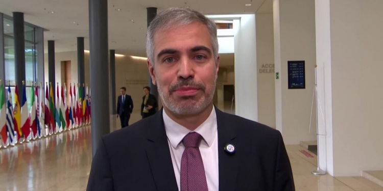Fernando Sampedro hablando sobre recortes en el marco financiero de la UE