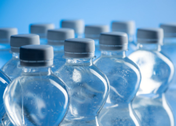 La Comisión aclara las normas sobre el reciclaje de botellas de plástico