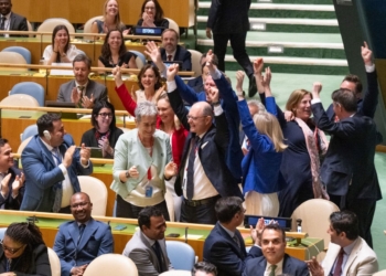 Celebración de representantes de Portugal y Austria en la ONU