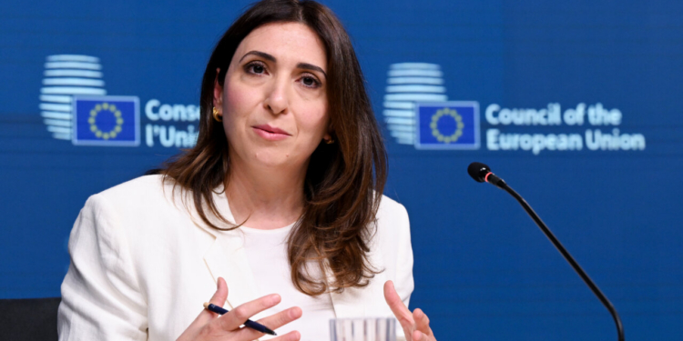Marilena Raouna presenta propuesta de recorte del presupuesto de la UE