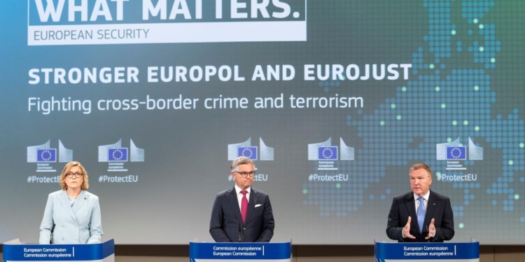 Rueda de prensa sobre el refuerzo de Europol y Eurojust en la lucha contra el crimen