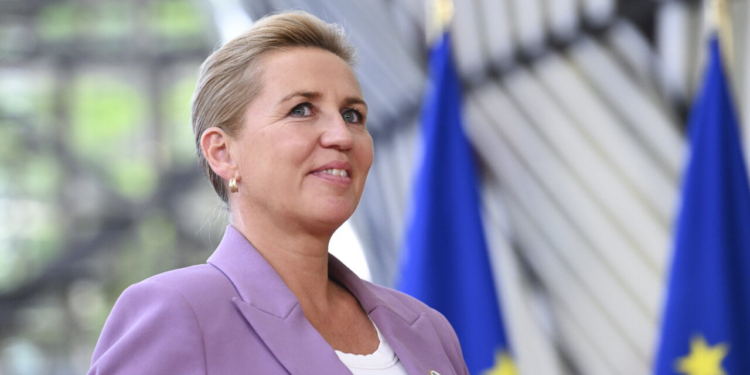 Líderes de la Unión Europea discutiendo sobre políticas migratorias