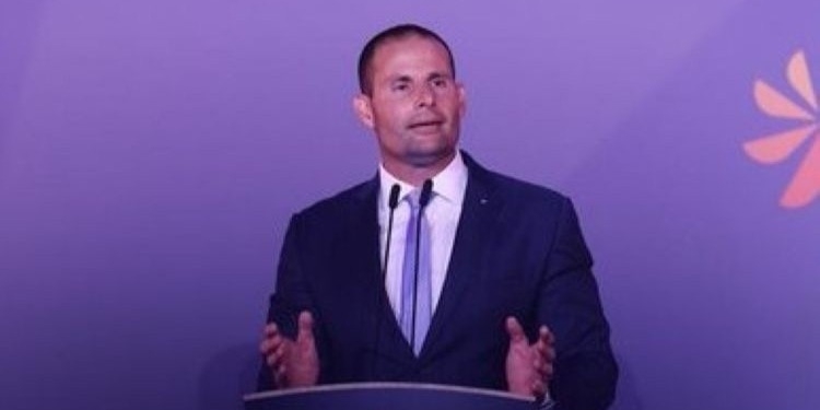 Pedro Sánchez celebrando la victoria del Partido Laborista en Malta
