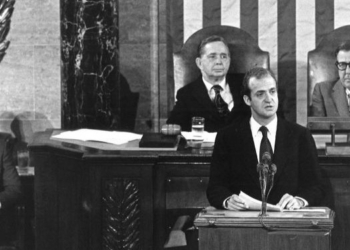 Juan Carlos I dando un discurso en el Capitolio de EE. UU. en 1976