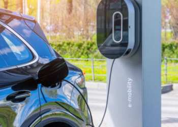 La UE registra un fuerte aumento de los coches eléctricos de batería en 2025, con 7,59 millones de unidades