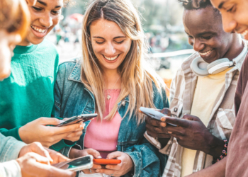 El 75 % de los jóvenes europeos tienen al menos habilidades digitales básicas