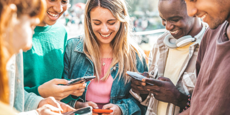 El 75 % de los jóvenes europeos tienen al menos habilidades digitales básicas