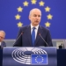 Micheál Martin hablando sobre el presupuesto europeo en el Parlamento Europeo.