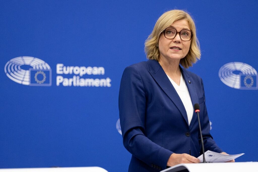 Presentación del plan de acción sobre inteligencia artificial y ciberseguridad en el Parlamento Europeo.
