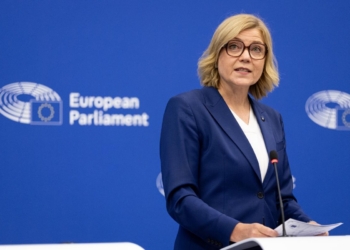 Presentación del plan de acción sobre inteligencia artificial y ciberseguridad en el Parlamento Europeo.