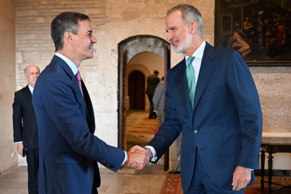 Pedro Sánchez y Rey Felipe VI en reunión en Mallorca