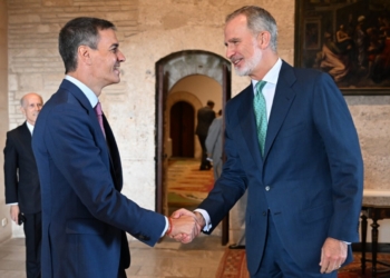 Pedro Sánchez y Rey Felipe VI en reunión en Mallorca
