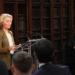 Ursula von der Leyen hablando en un evento en Cork, Irlanda.